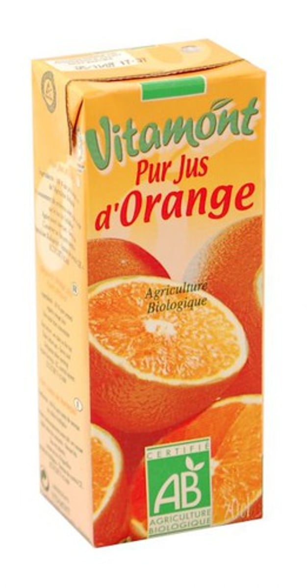 <p>an orange juice</p>