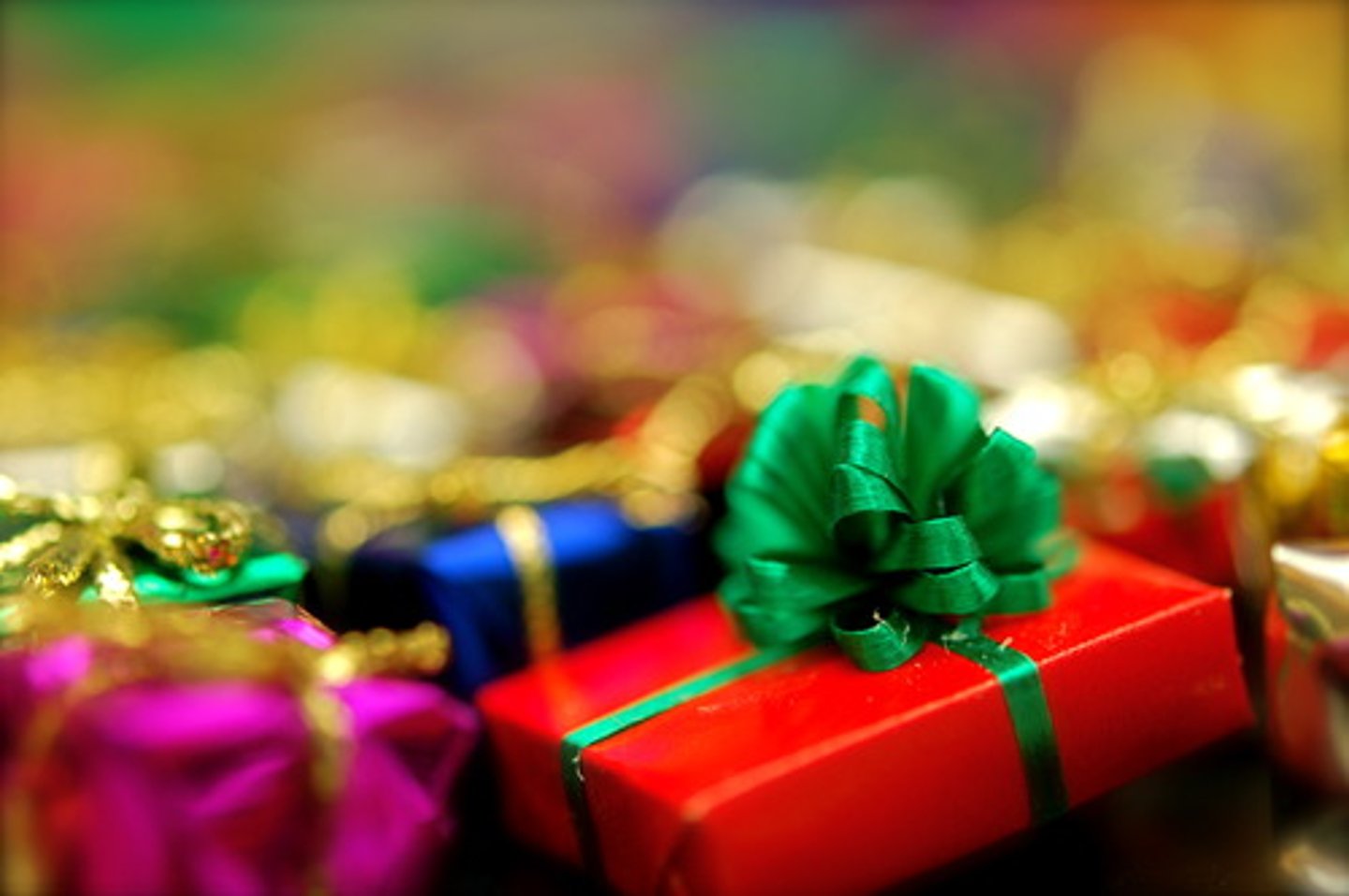 <p>gift, present</p>