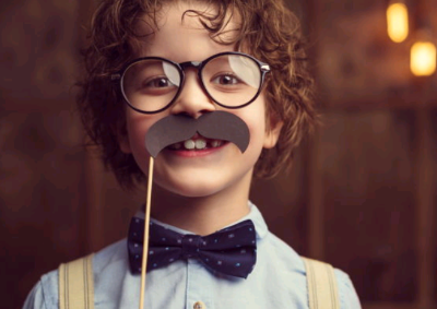 <p><span>moustache</span></p>