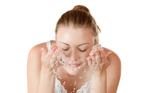 <p>To wash oneself</p>