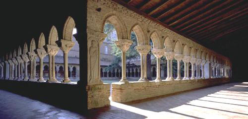 <p><strong>KLÁŠTER V MOISSACU:</strong></p><ul><li><p>cisterciácký&nbsp;</p></li><li><p>11. století</p></li></ul><ul><li><p>(Francie)</p></li></ul><p></p>