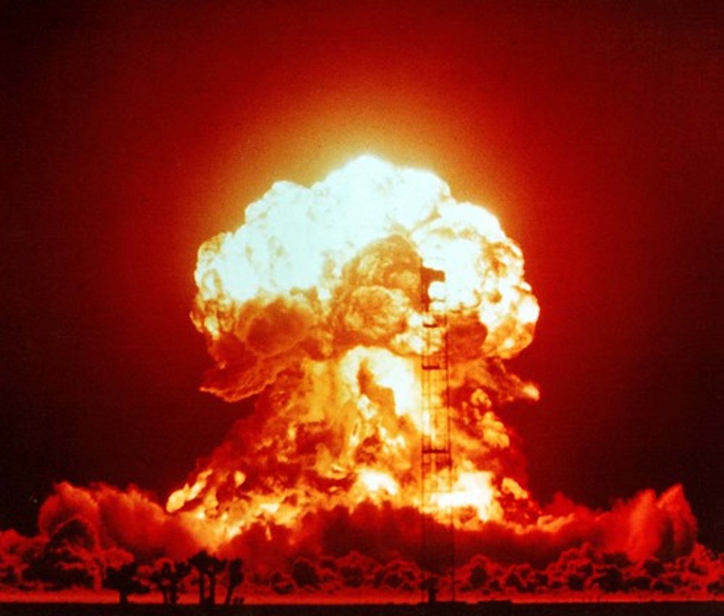 <p>extremely high-energy electromagnetic radiation emitted by radioactive materials.</p>