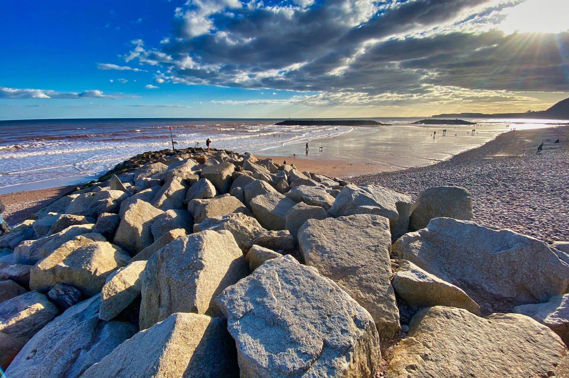 <p><strong><u>Advantage</u></strong></p><ul><li><p>low maintenance</p></li><li><p>can provide interest to the coast - fishing</p></li><li><p>cheaper £200,000 per 100m</p></li></ul><p></p><p><strong><u>Disadvantage</u></strong></p><ul><li><p>do not fit with local geology</p></li><li><p>looks ugly</p></li><li><p>blocks views</p></li></ul><p></p>