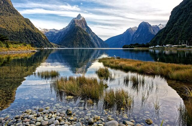 <p>тихо и спокойно</p>