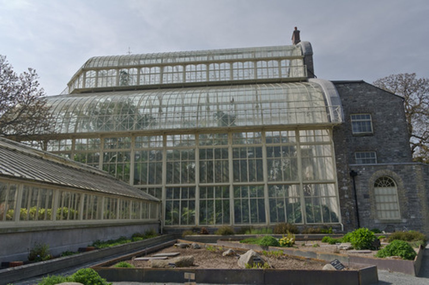 <p>To improve yield of crops by giving crops best conditions for photosynthesis to occur</p><p>-allow plants to grow earlier in the year</p><p>-allow plants to grow in places where they do not grow well</p>