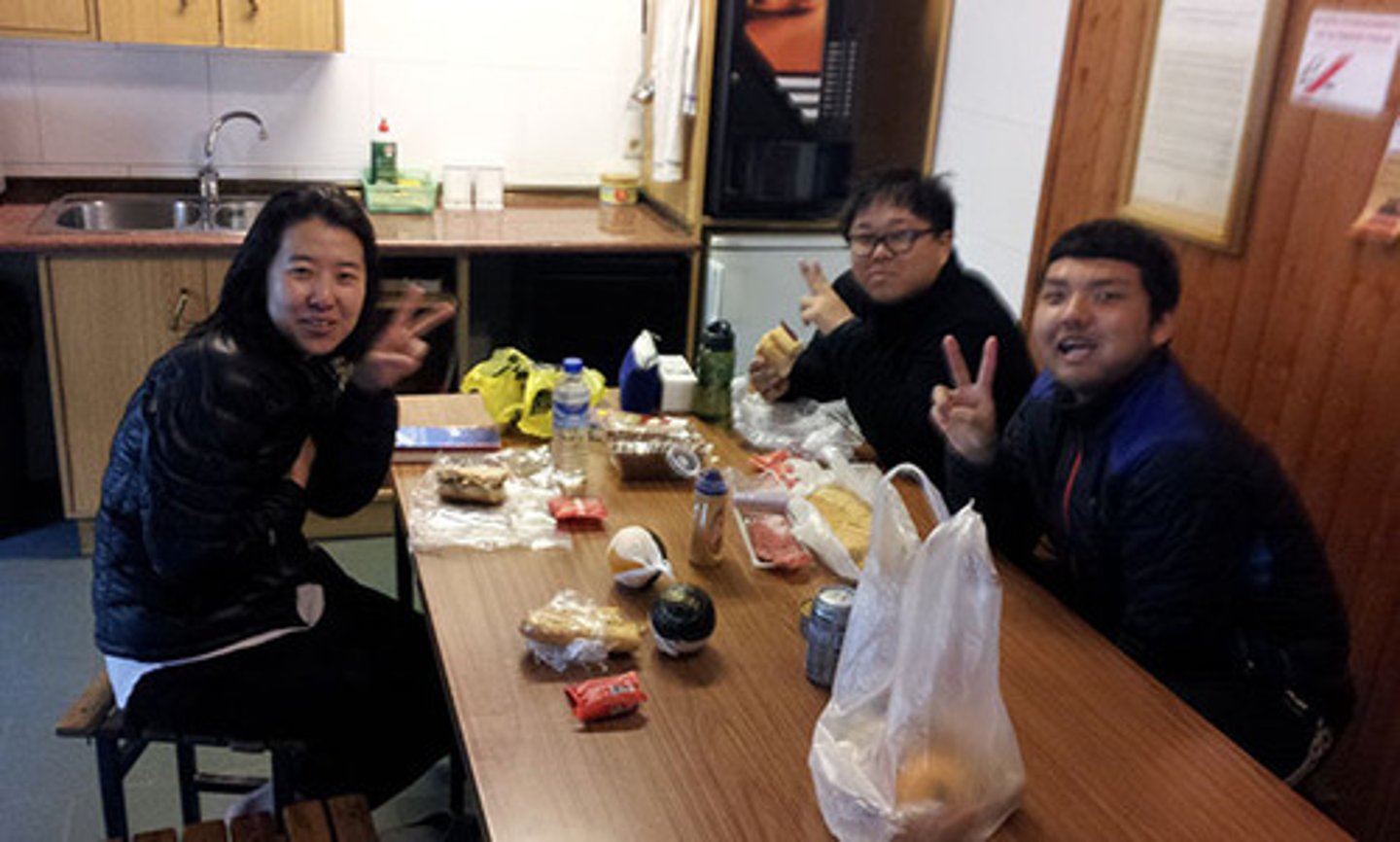<p>ở homestay</p>