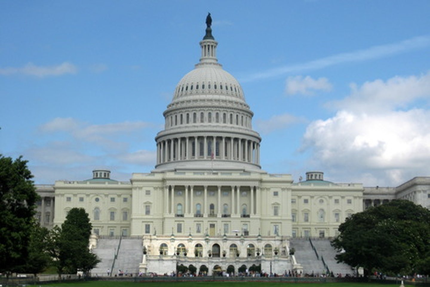 <p>For when there was no hope that the city could be defended with such a small force, the strength of the senate resolved (placuit, senate terminology) that the youth of military age, with their wives and children, would retreat to the citadel and Capitol,</p>