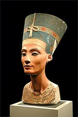 <p>-Painted limestone -Amarna period -Different from before-establish style like other pieces in this period -Nefertiti = “the beautiful one comes” -Meant to be a prototype (not completed) -Discovered in the workshop of Thutmose</p>
