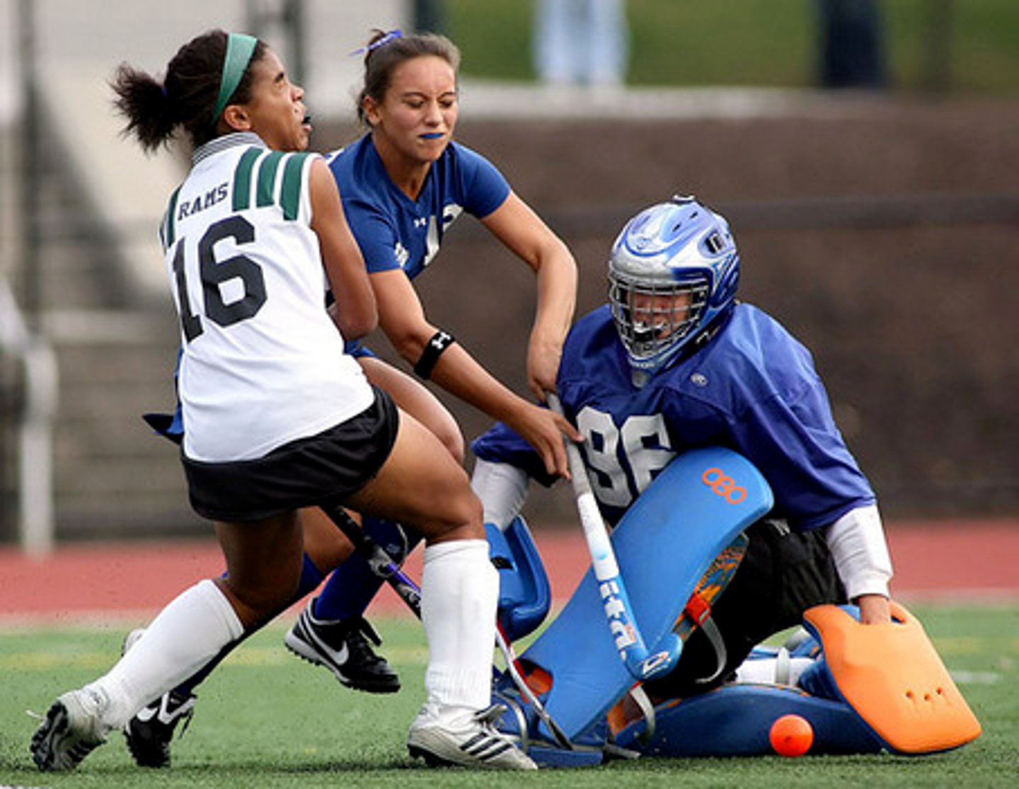 <p>to play field hockey</p>