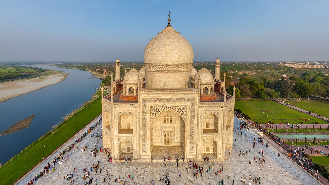 Monument built from Shah Jahan’s love of his wife who passed in childbirth