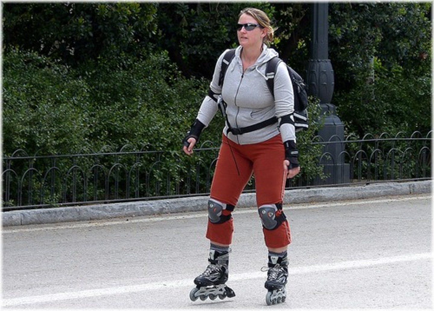 <p>to skate</p>