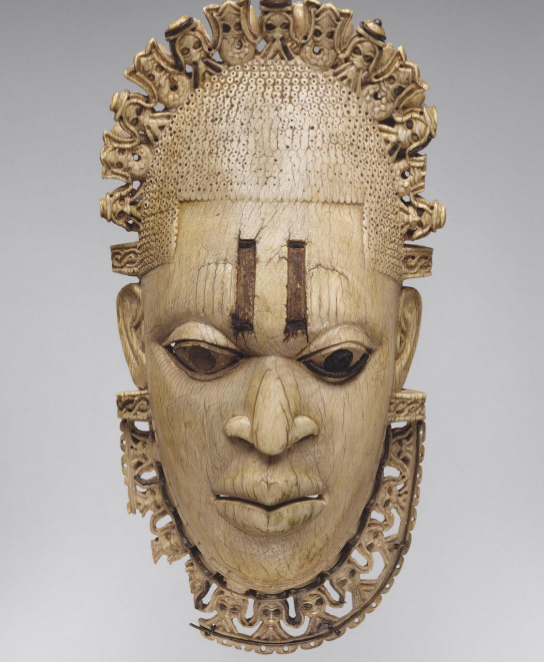 <p>Pendant portraying Queen Idia</p>