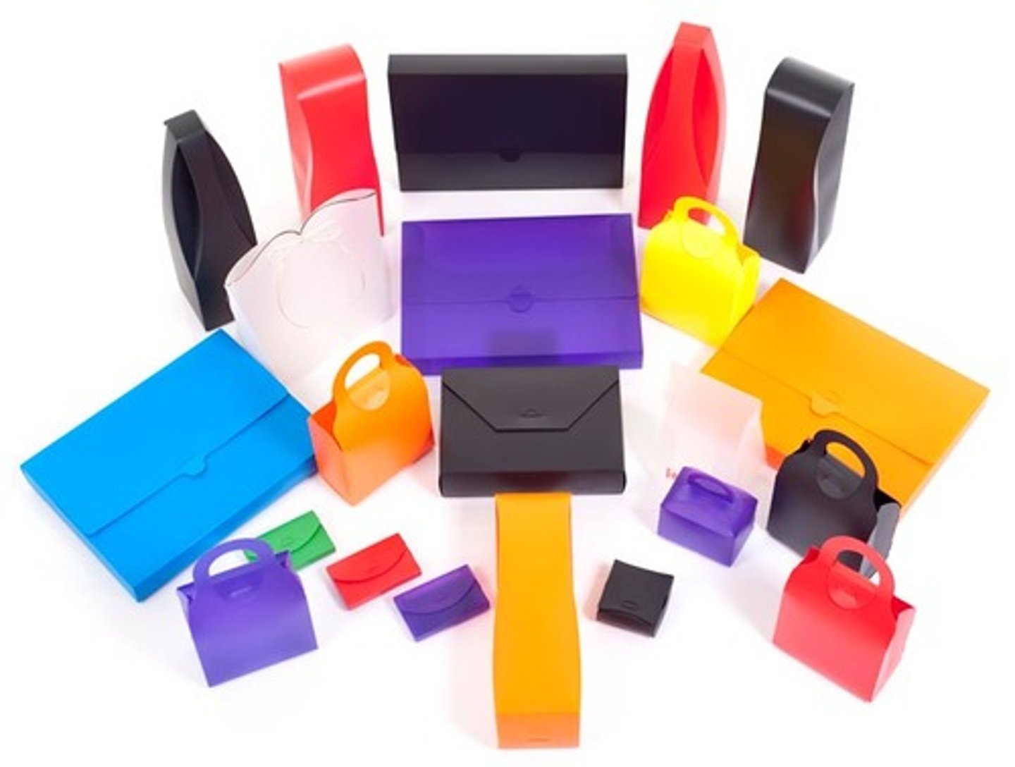<ul><li><p>thermoplastic </p></li><li><p> packaging and labelling, stationery, reusable containers of various types, laboratory equipment</p></li></ul><p></p>