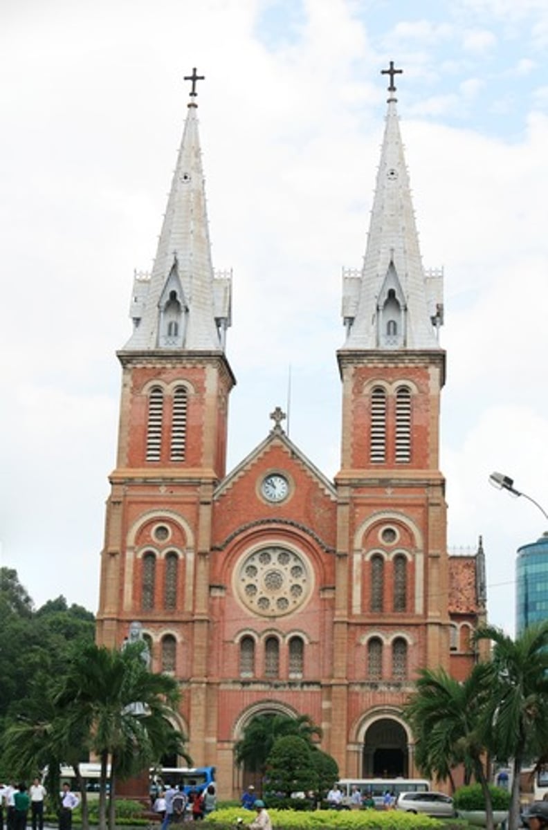 <p>(n) nhà thờ</p>