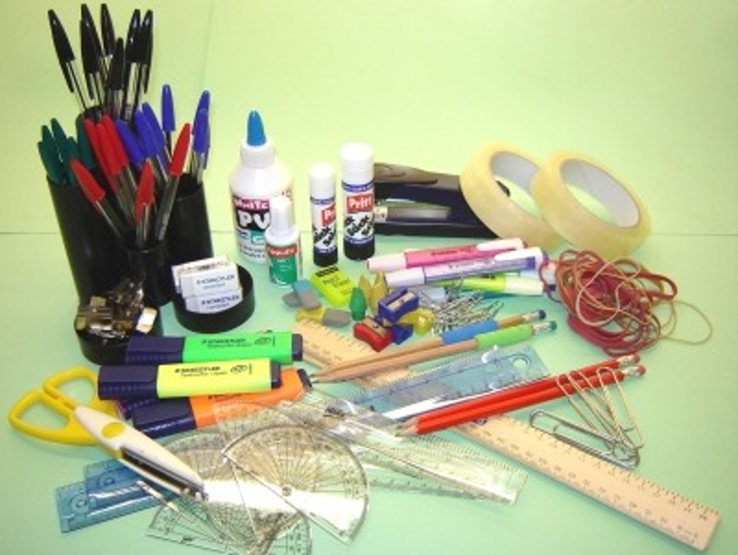 <p>stationery; writing supplies (wénjù)</p>