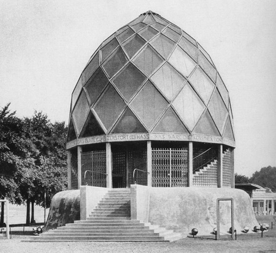 <p>Glass Pavillion (Deutscher Werkbund)</p>