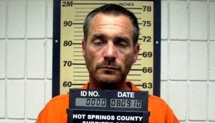 <p>to find guiltyto decide and state officially in court that somebody is guilty of a crime<br>-He was convicted of assault, right?<br><br>осужден</p>