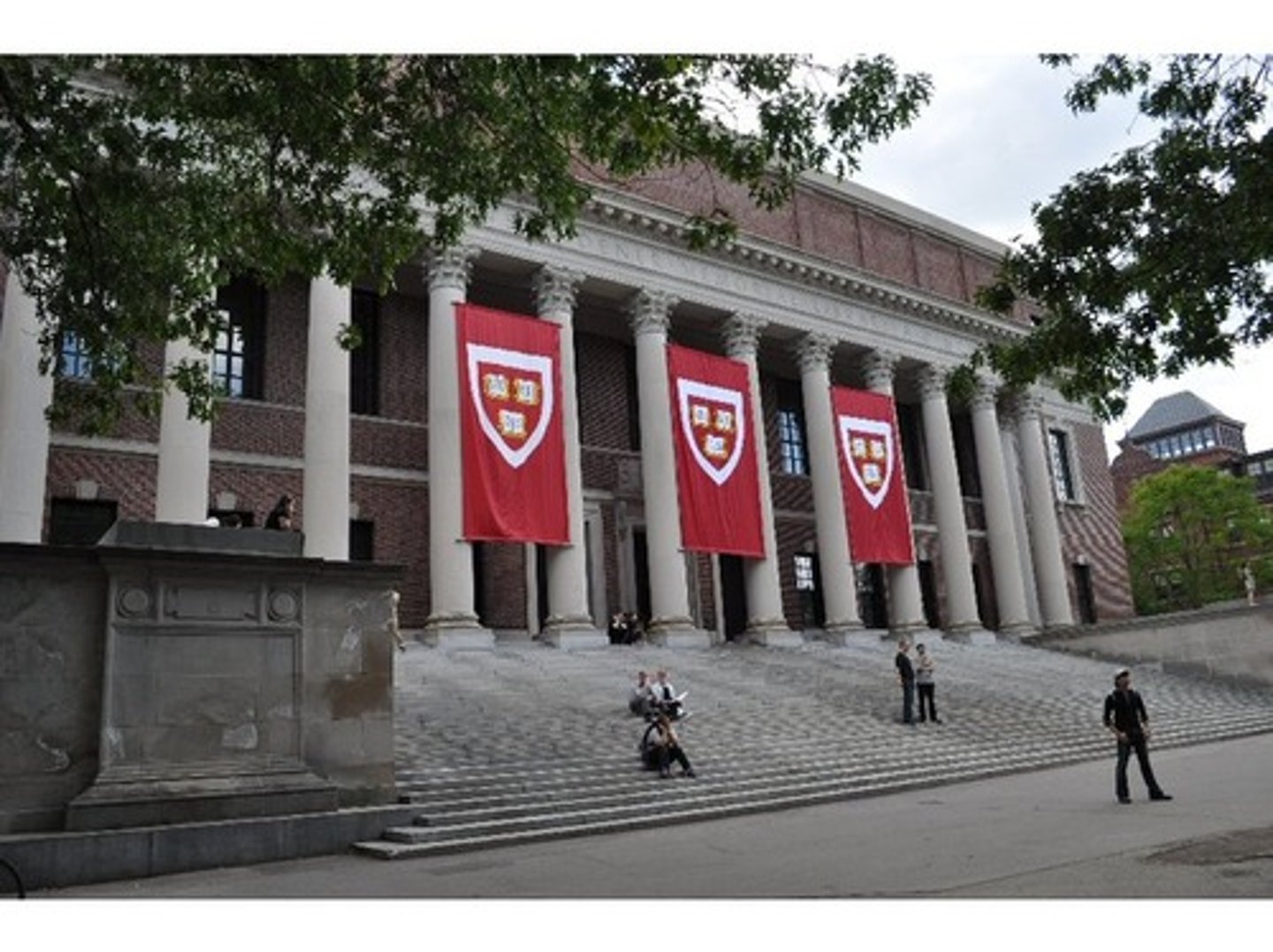 <p>an institution of higher education that awards degrees and certificates.(Harvard University)</p>