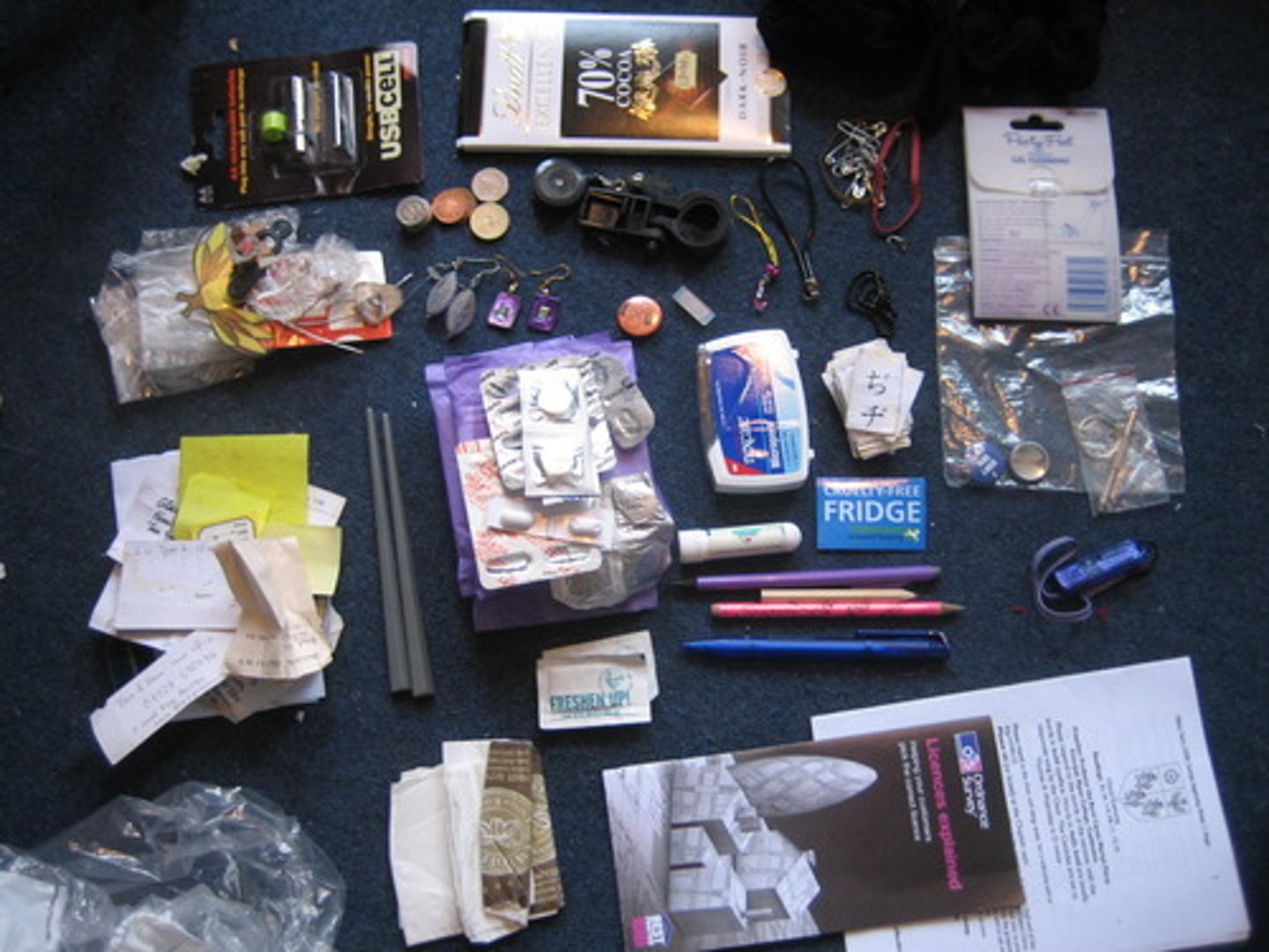 <p>Pha tạp, hỗn hợp, linh tinh</p>