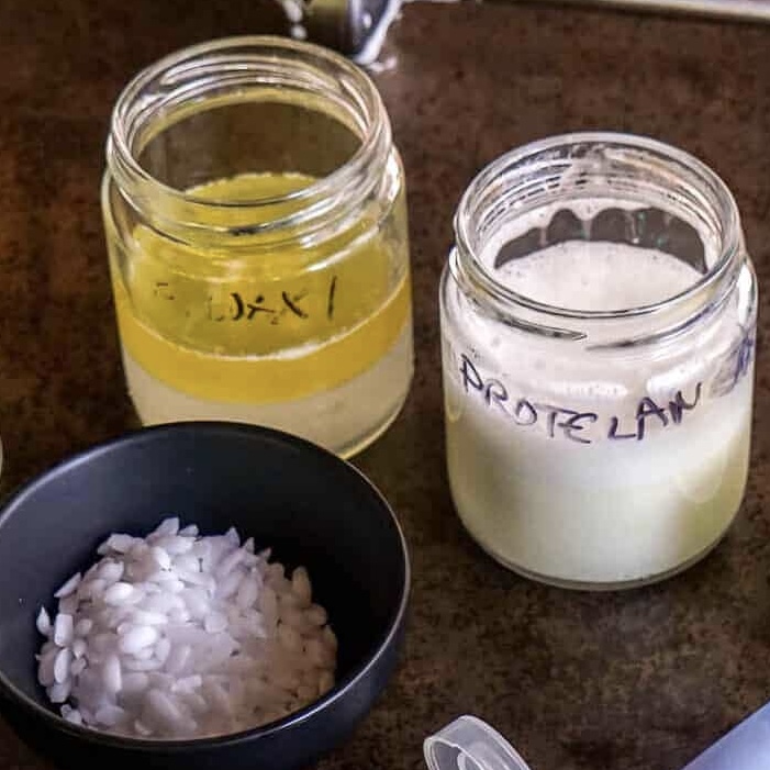 <p>Quel type de tensioactif permet de créer une émulsion, c’est-à-dire un mélange stable entre eau et matière grasse ?</p>