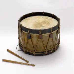 <p>a tambour</p>
