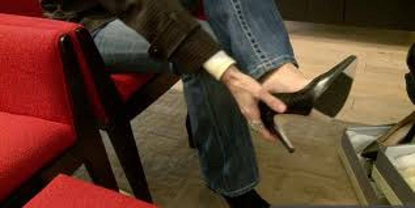 <p>tentar, experimentar</p>