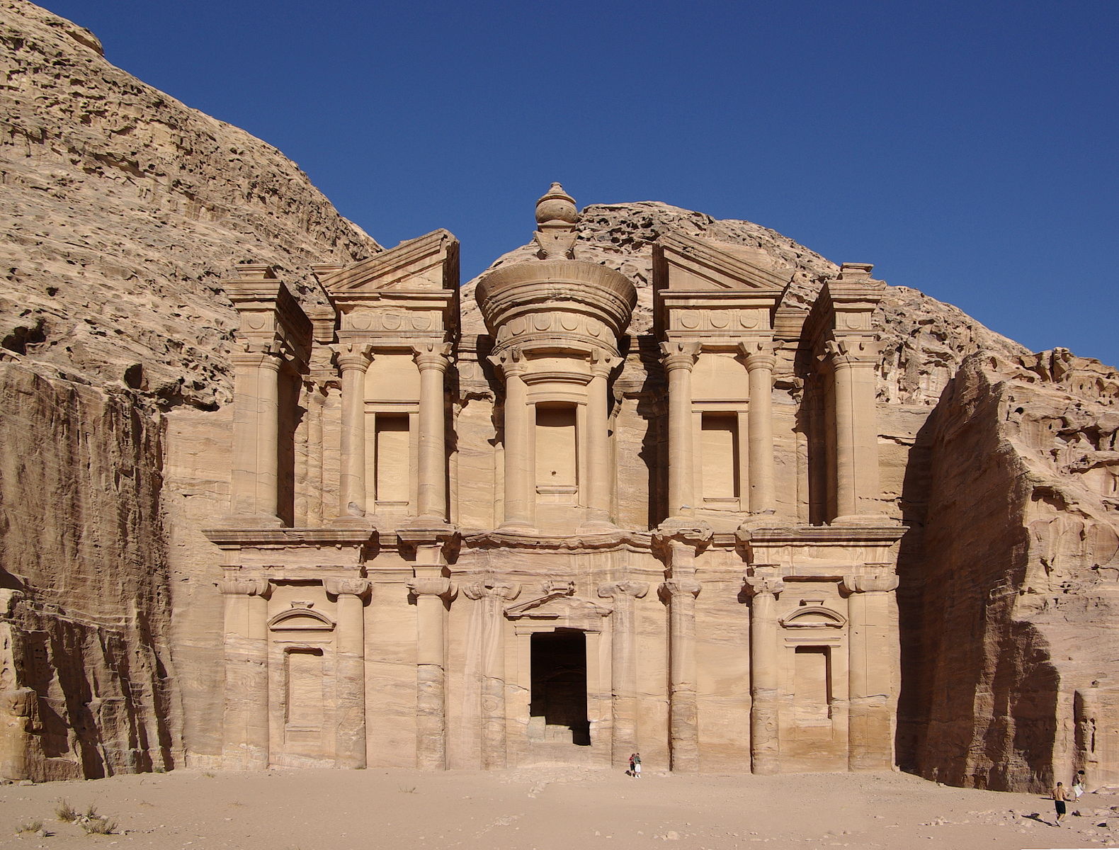 <p>Petra, Jordan: Treasury and Great Temple</p>
