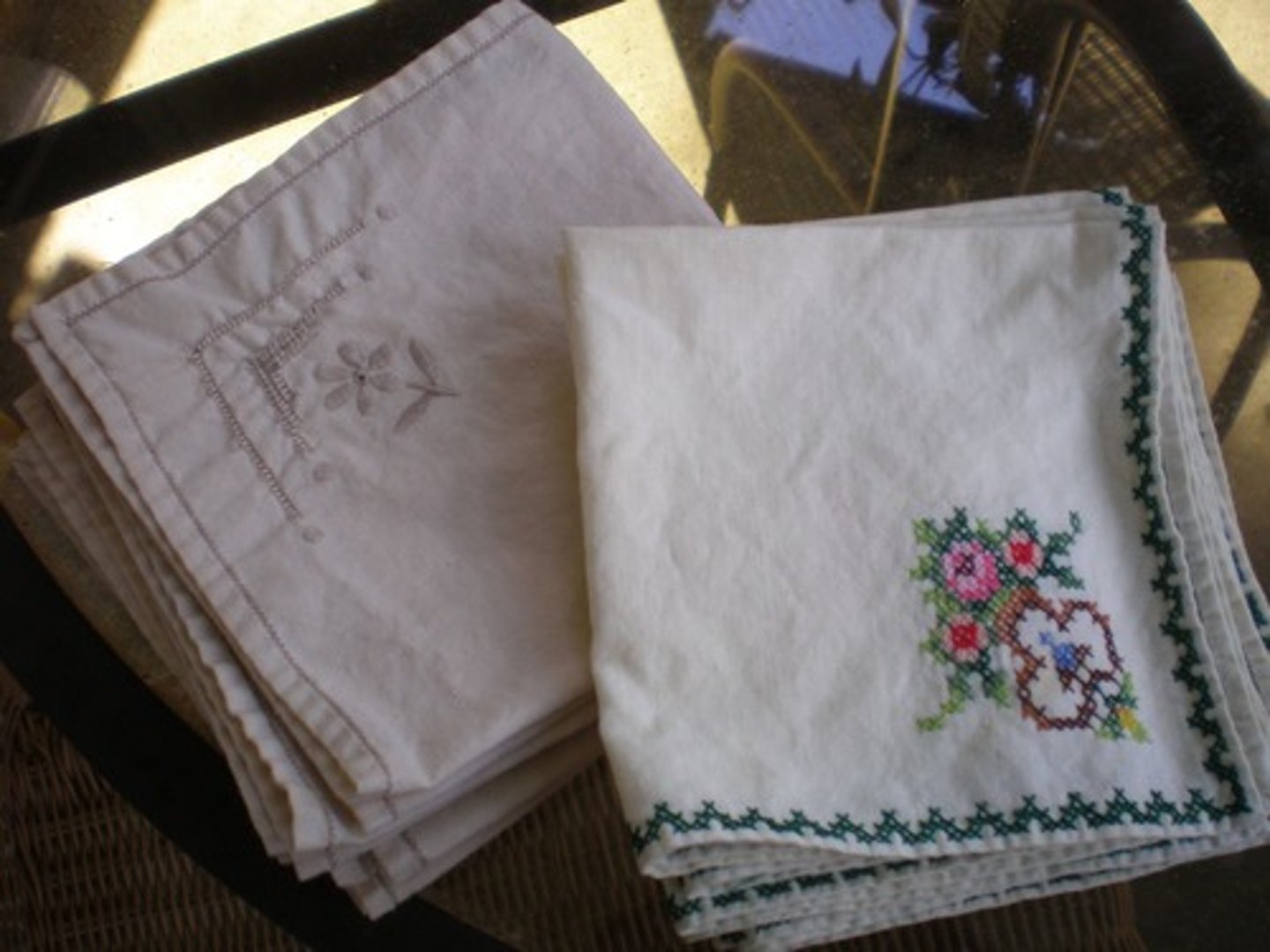 <p>napkin</p>