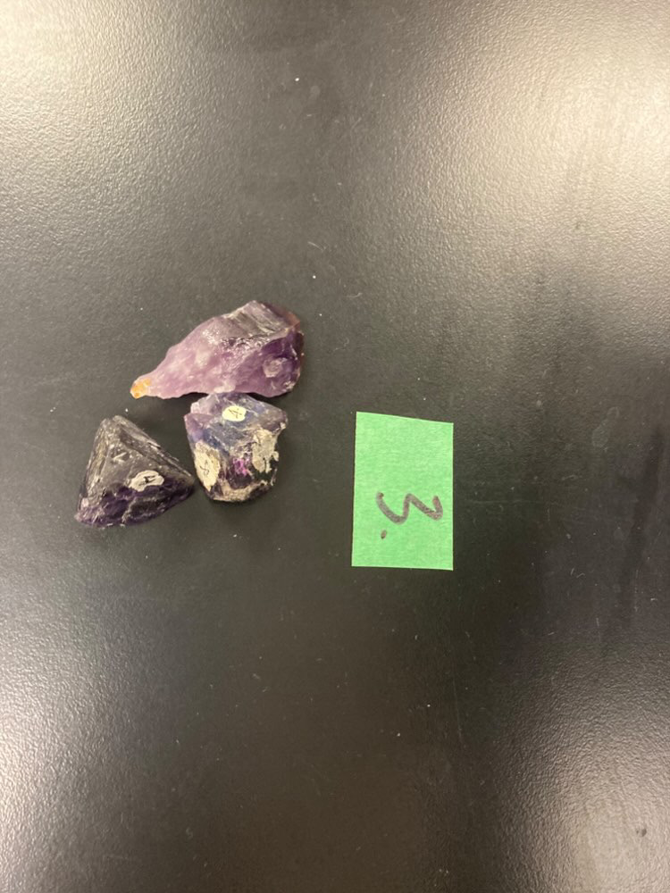 <p>This is ________</p><p>Name the shape of the crystal type ________hedral</p>