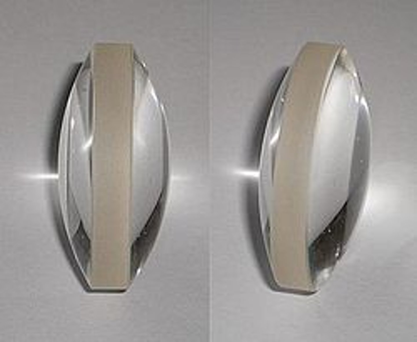 <p>A special piece of curved glass that makes things look larger.</p>