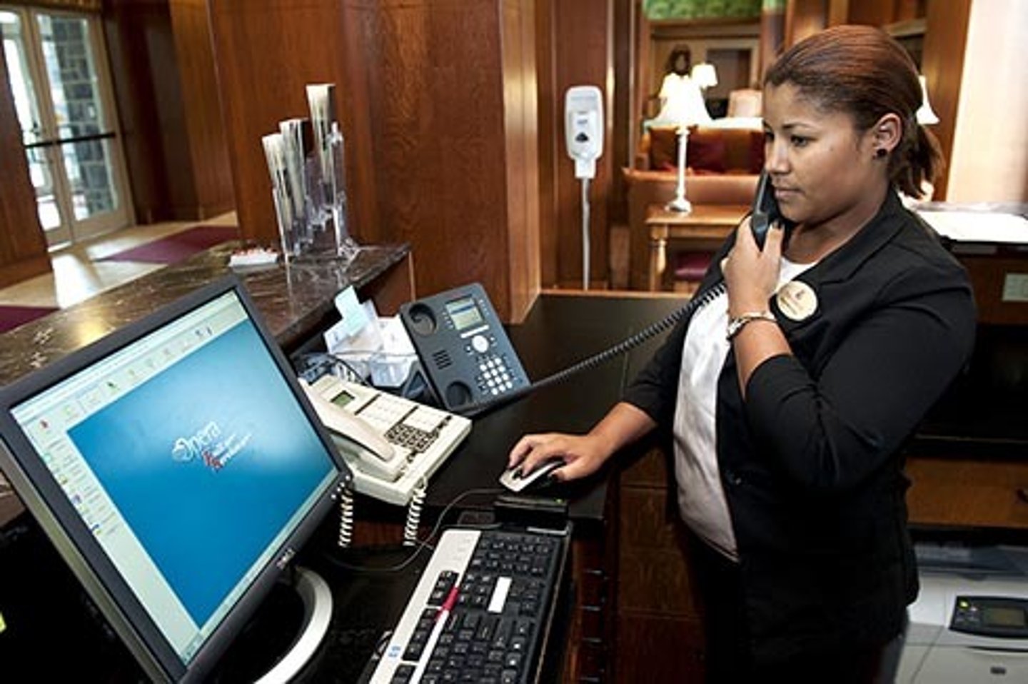 <p>female concierge</p>