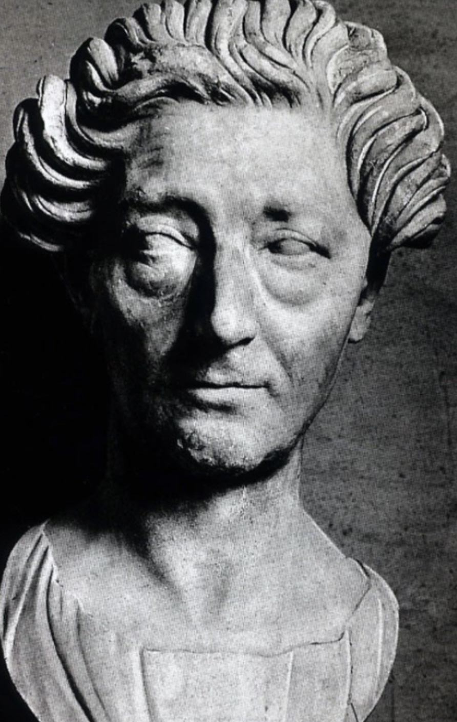 <p>Old lady portrait bust</p>