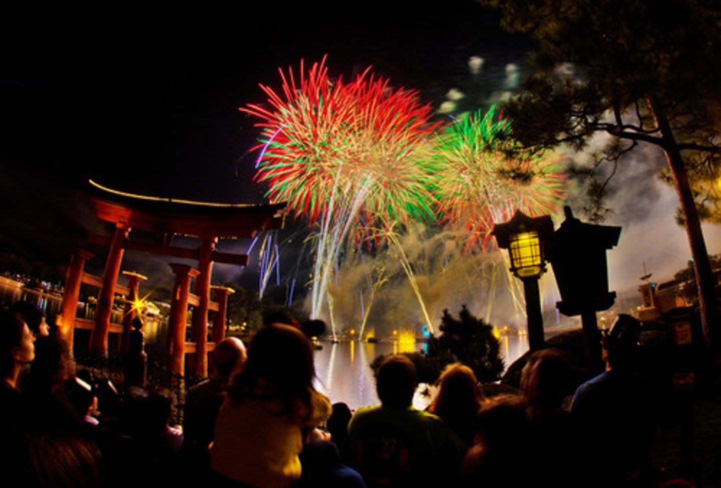 <p>tiệc tất niên</p>