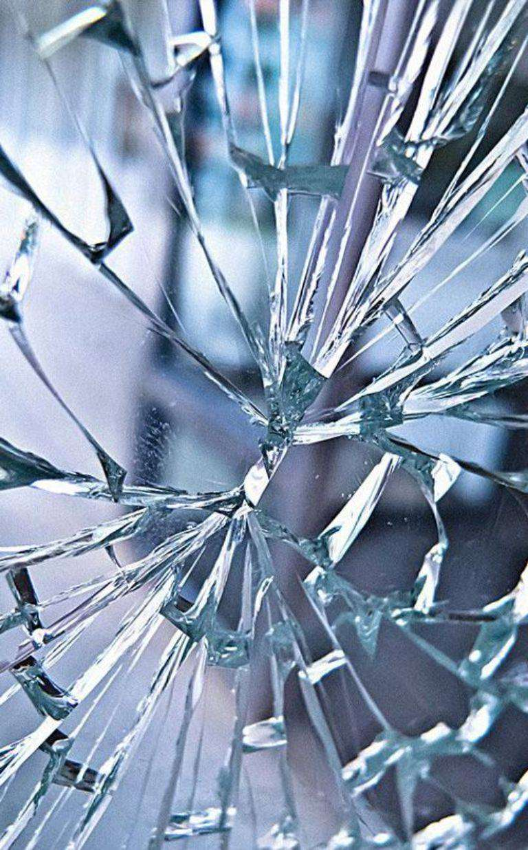 <p>fragmentation (n)</p>