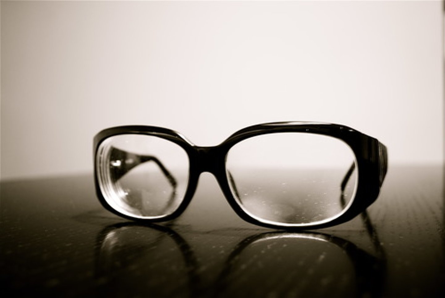 <p>glasses</p>