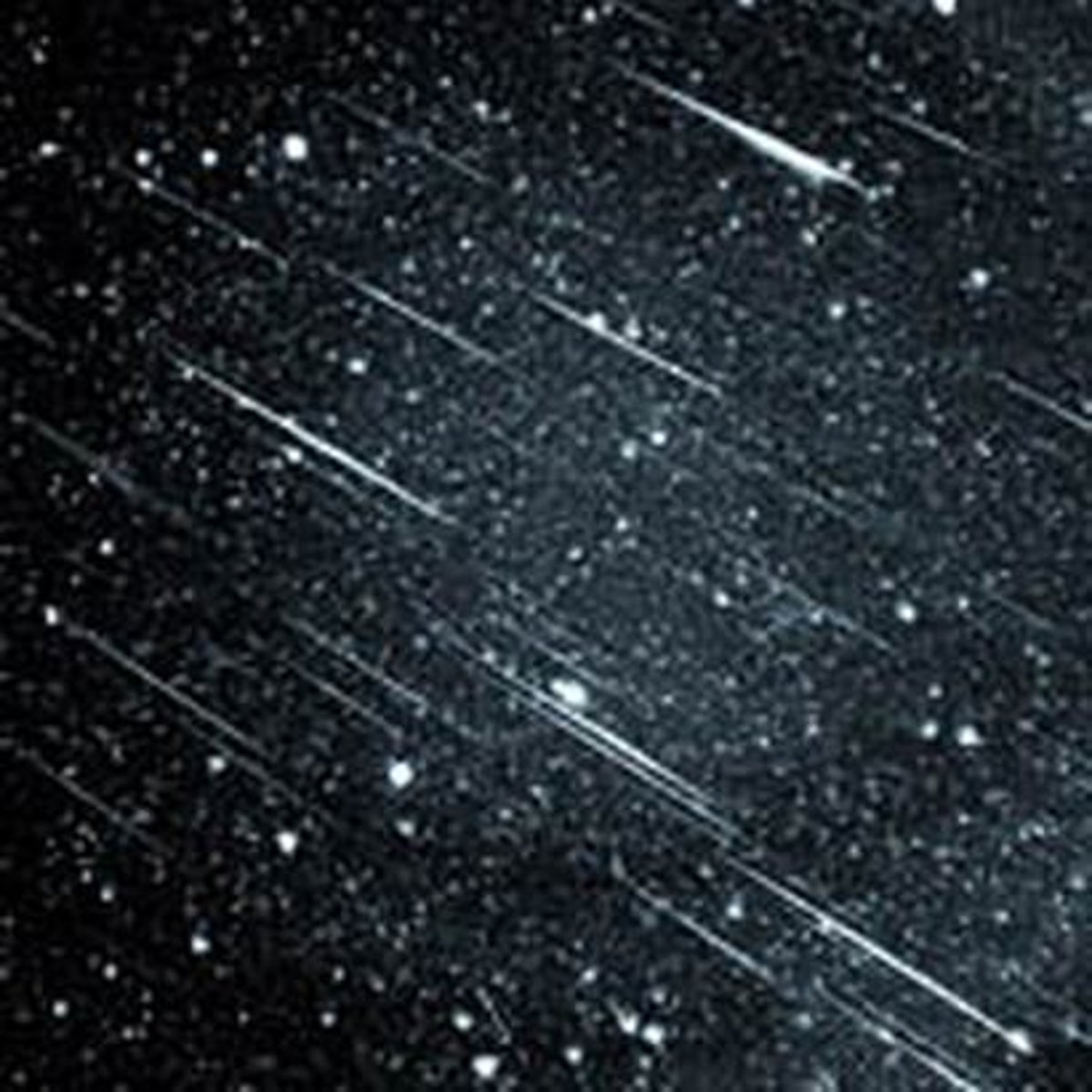 <p>A small body of rock or metal that burns in the Earth's atmosphere. Shooting star.</p>
