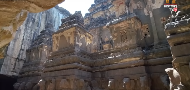 <p>What was this carved out of?</p>