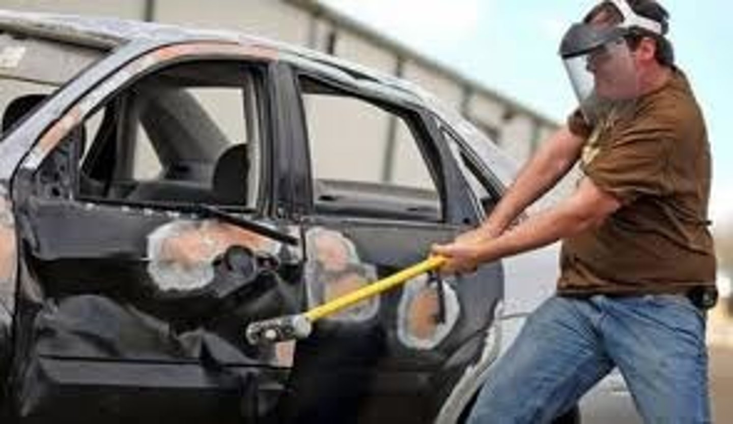 <p>(v.) to beat or knock about, handle roughly; to mangle; (n.) a heavy hammer</p>