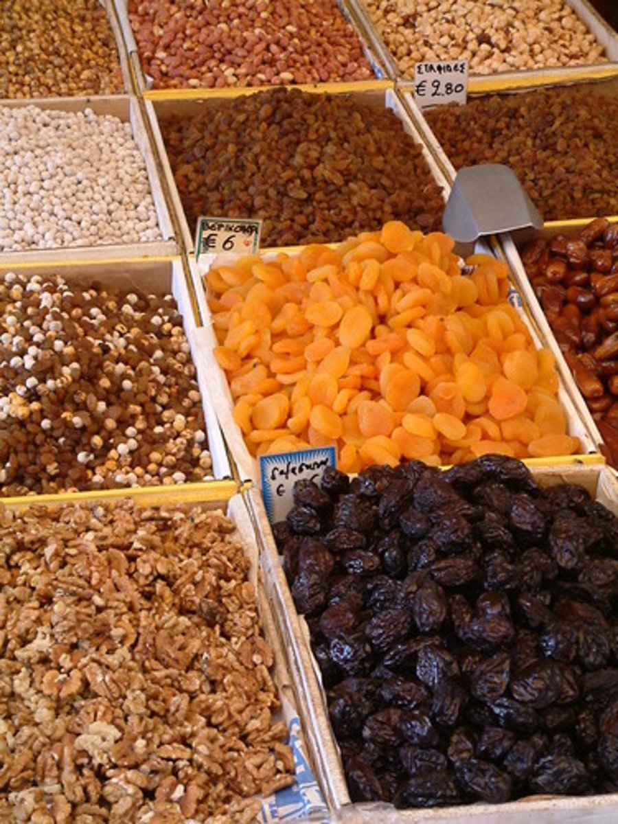 <p>dried fruit</p>