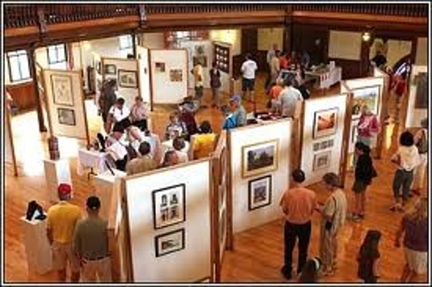 <p>art show/exhibition</p>