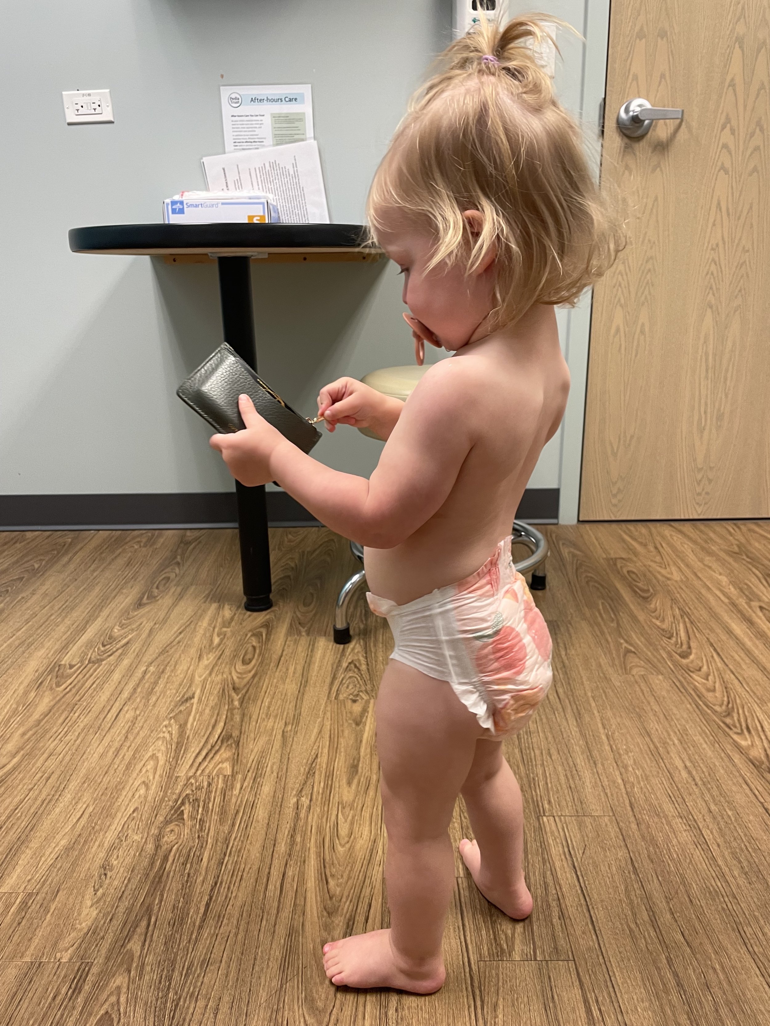 <ul><li><p>builds <strong>3 block</strong> tower</p></li><li><p style="text-align: left"><strong>scribbles</strong> w/out intent using <strong>palmar supinate grasp!!</strong></p></li><li><p style="text-align: left"><strong><mark data-color="purple" style="background-color: purple; color: inherit">bilateral</mark></strong><mark data-color="purple" style="background-color: purple; color: inherit"> coordination:</mark></p><ul><li><p style="text-align: left">one hand holds, one manipulates</p></li></ul></li><li><p style="text-align: left"><strong><mark data-color="purple" style="background-color: purple; color: inherit">finger to palm translation</mark></strong></p><ul><li><p style="text-align: left">15ms-24ms</p></li></ul></li><li><p style="text-align: left">attends to shapes and uses them appropriately</p></li></ul><p></p>