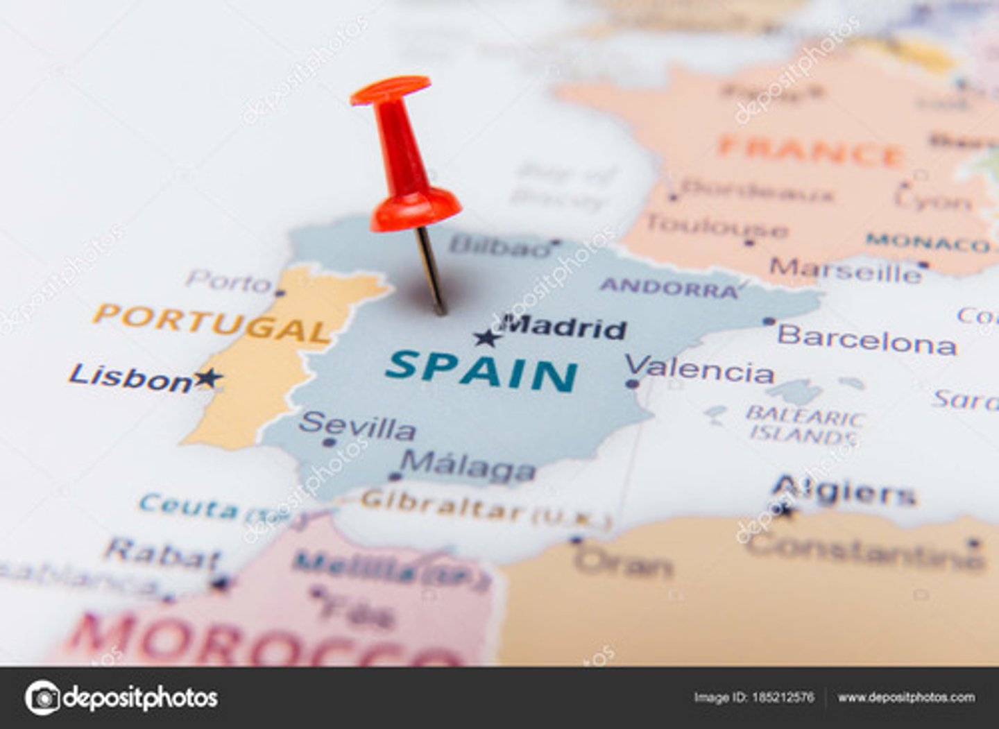 <p>Nosotros ______ que Madrid está en España. (sabemos / conocemos)</p>