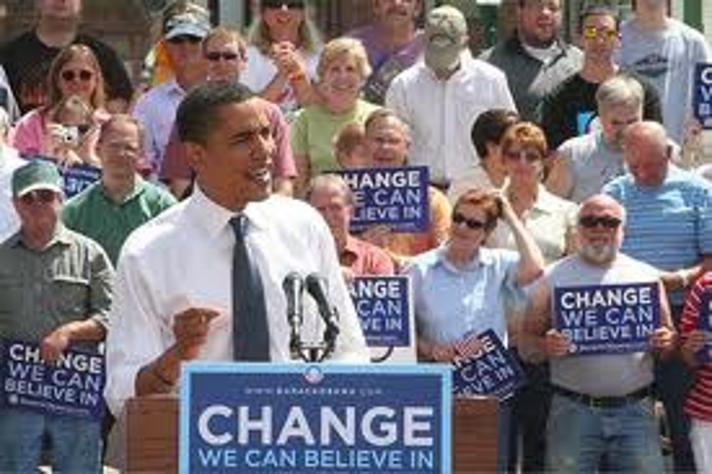 <p>conduct a campaign, lobby for some changes</p><p>We are ____ for law reform</p>