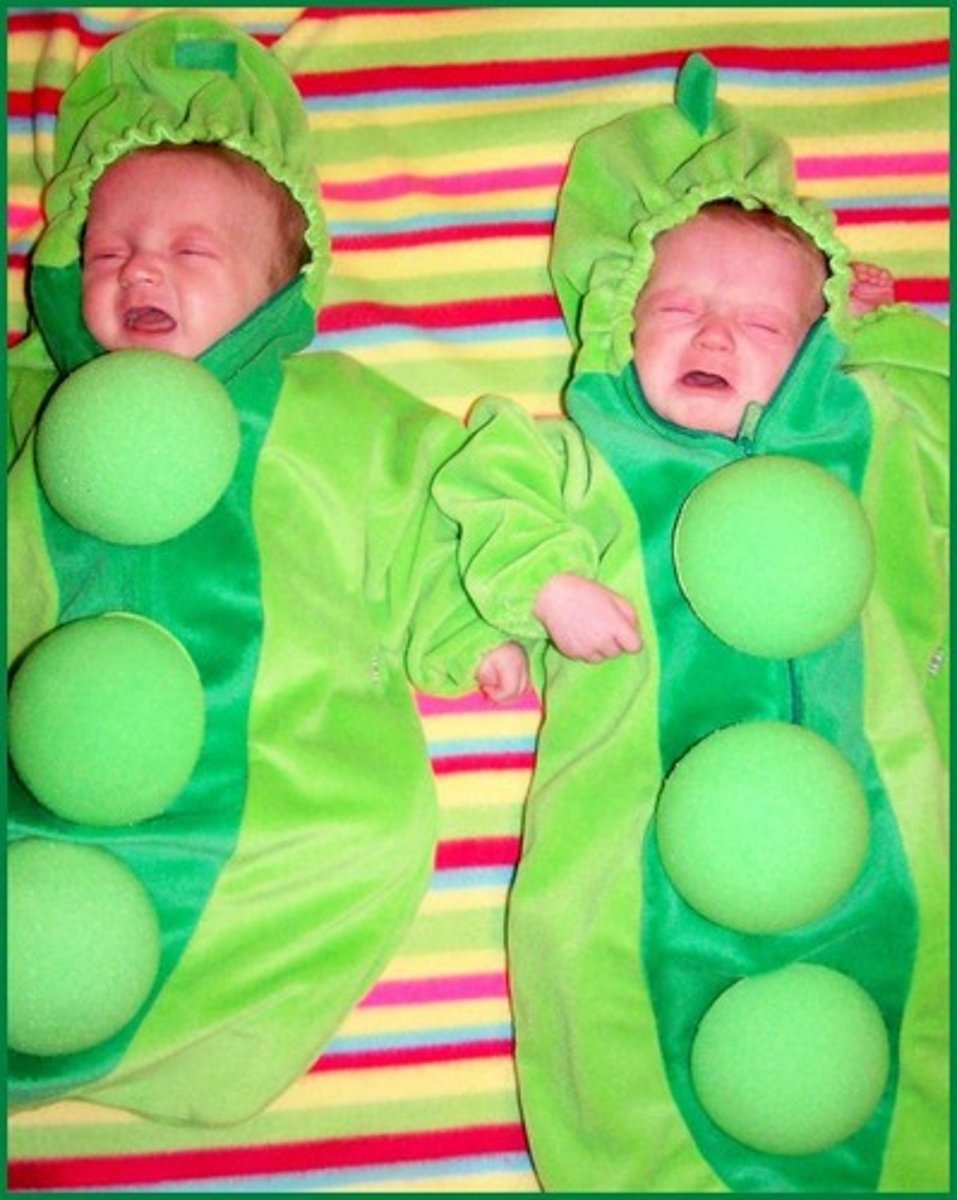 <p>Birbirinin aynısı/Çok benzer iki kişi</p>