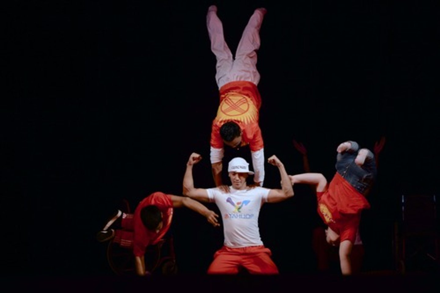 <p>Có tài năng + Having a natural skill</p>
