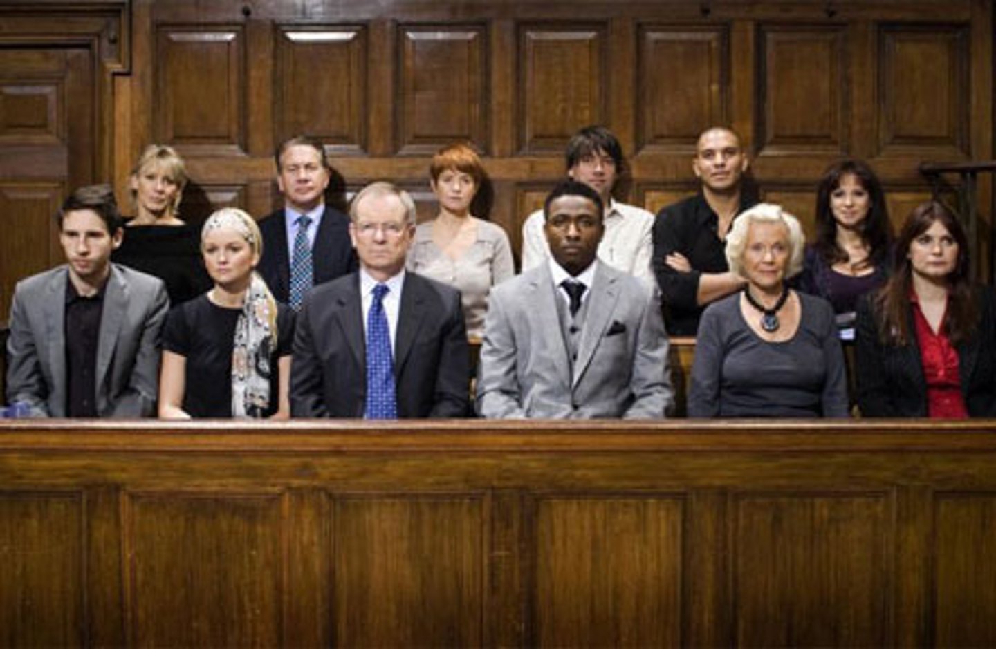 <p>a group of citizens chosen to hear evidence and decide if someone is guilty or innocent in court</p>