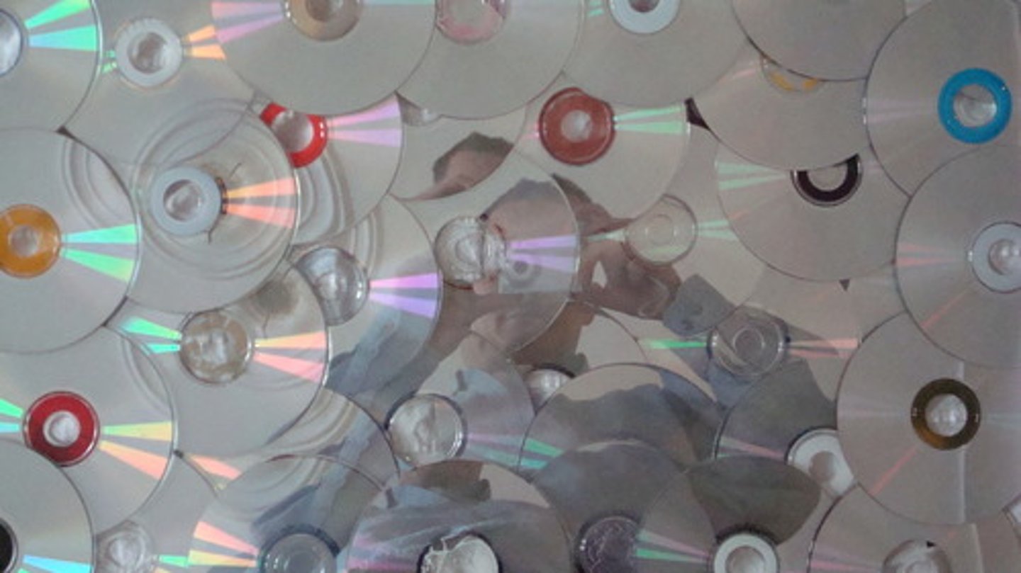 <p>compact disc</p>
