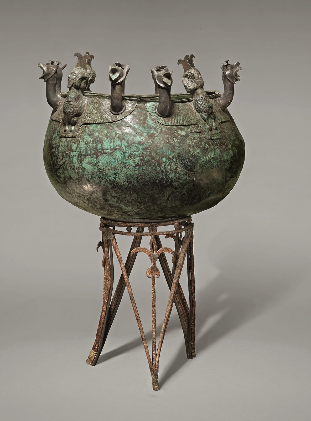 <p>samos Blown off course to Platea, a Samian ship led by Colaeus aided the stranded Corobius, then was driven by winds through the Pillars of Heracles to Tartessus, where they made immense profits. They dedicated a bronze cauldron to Hera with part of their earnings, marking the start of friendship between the Samians, Cyrenaeans, and Theraeans. Olympia —> sanctuary of zeus </p>