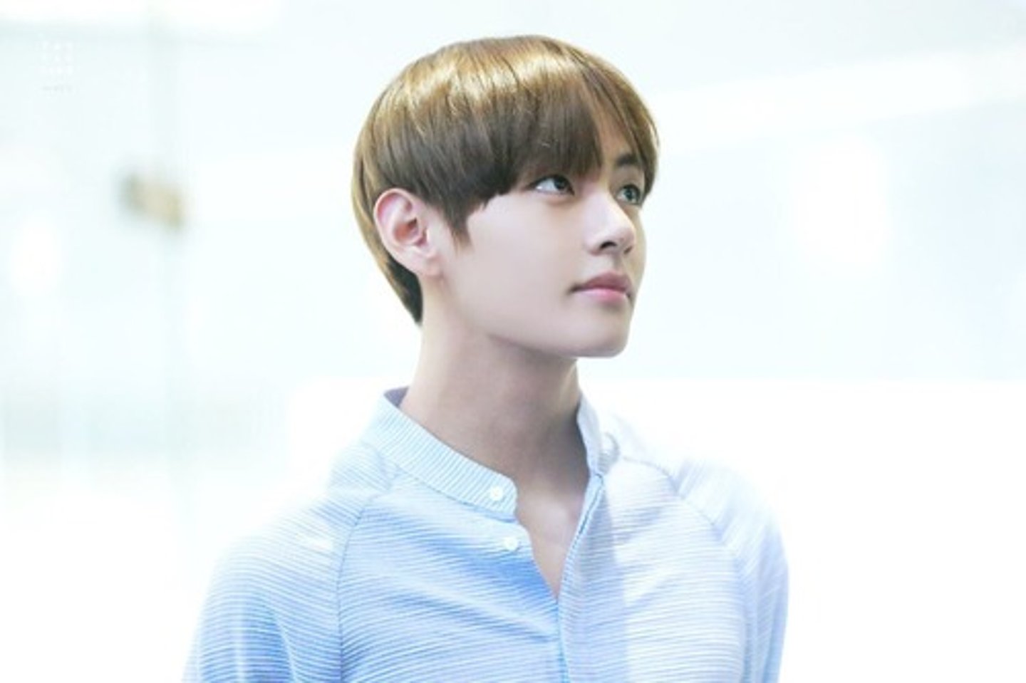 <p>shortened form of 저는 (as for me)</p>