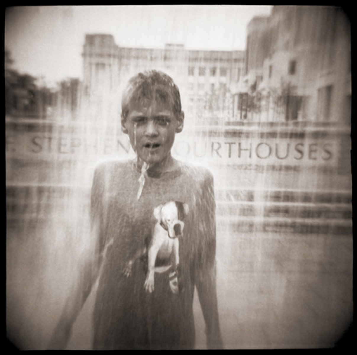 <p>to soak, to get wet</p>